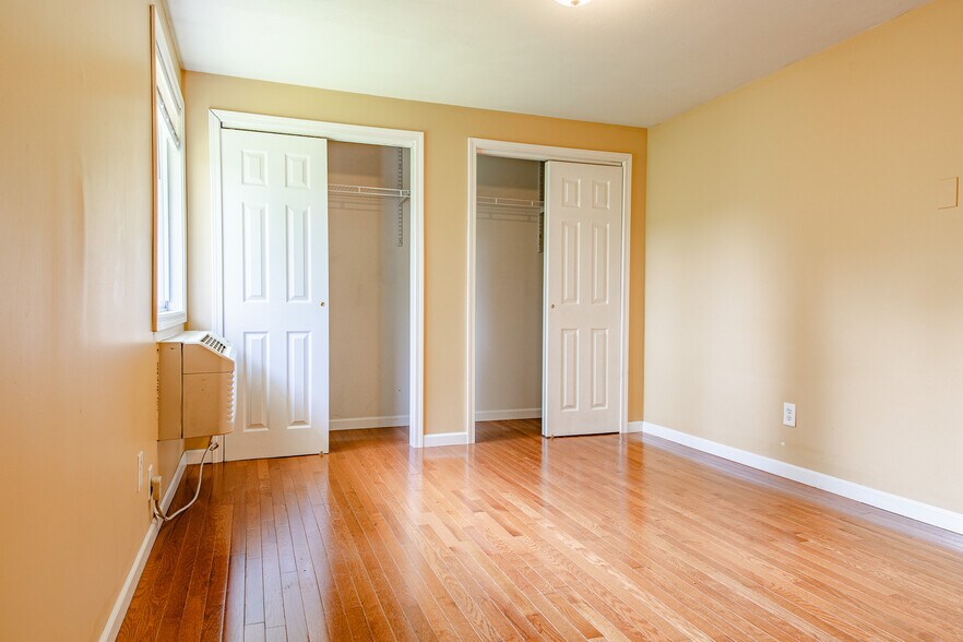 More Photos Of 205-274 Robert Dr, Syracuse Apartments For Sale