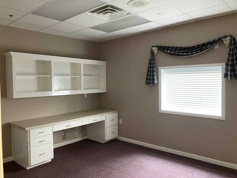 More Photos Of 1036 W Main St, Dothan Light Manufacturing For Sale