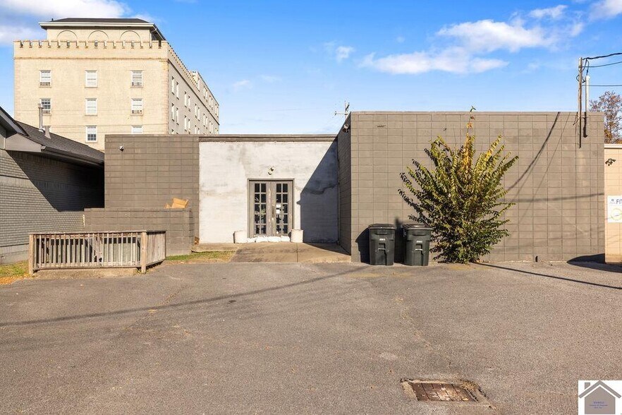 More Photos Of 2200 Broadway, Paducah General Retail For Sale