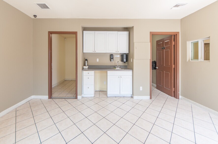 More Photos Of 5010 W Washington Blvd, Los Angeles Land For Lease