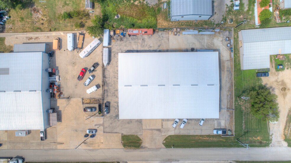 More Photos Of 11578 Airway Blvd, Roanoke Warehouse For Sale