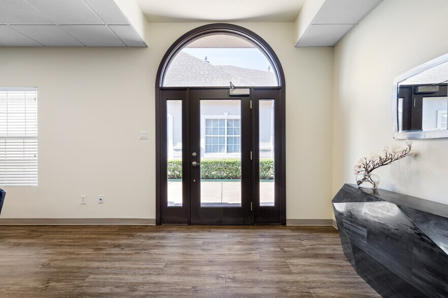 More Photos Of 5156 Village Creek Dr, Plano Medical For Sale
