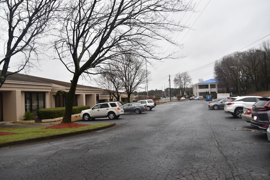 More Photos Of 6113-6121 Oakbrook Pky, Norcross Office For Sale