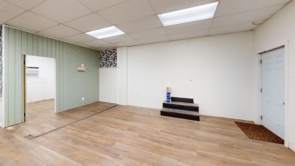 More Photos Of 2539-2545 Coolidge Ave, Orlando Warehouse For Lease