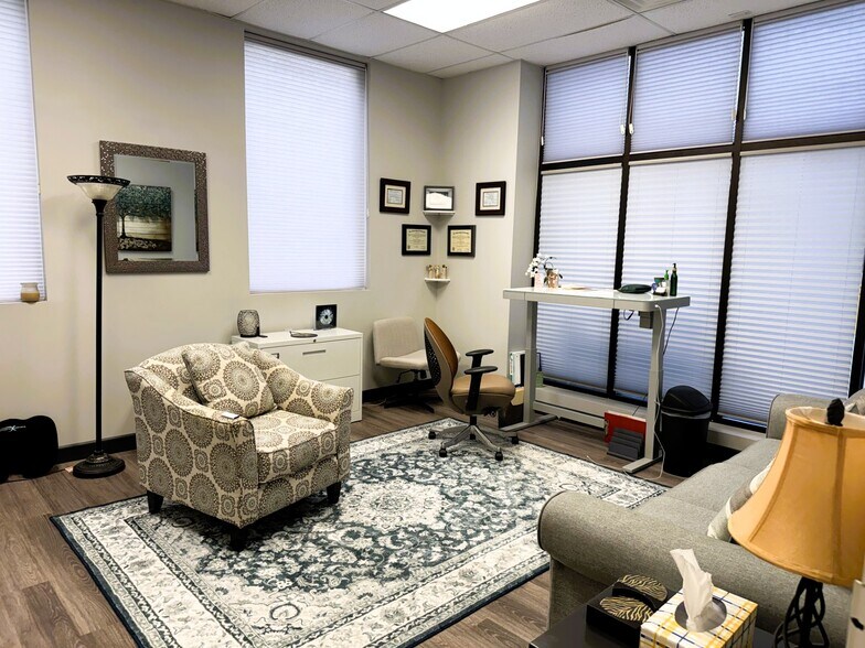 More Photos Of 17670 Welch Plz, Omaha Medical For Lease