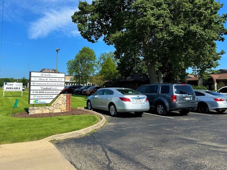 More Photos Of 2211-2219 Arbor Blvd, Dayton Office For Lease