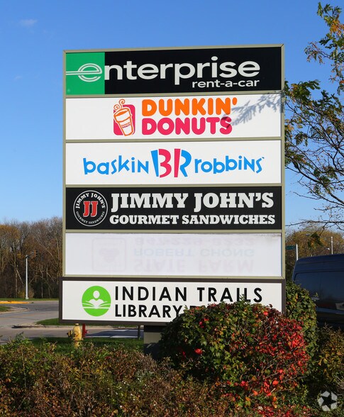 More Photos Of 99 E Palatine Rd, Prospect Heights Freestanding For Lease