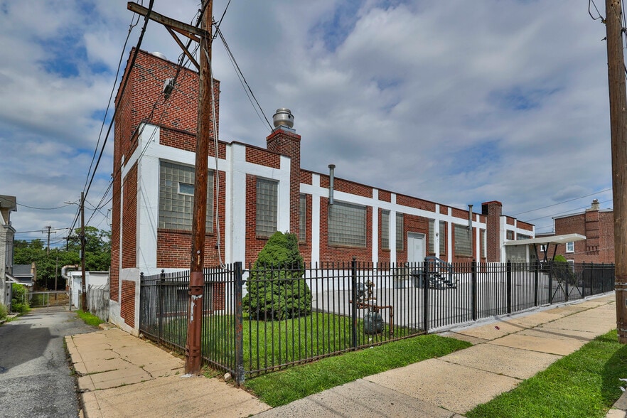 More Photos Of 801 W Greenleaf St, Allentown Warehouse For Lease