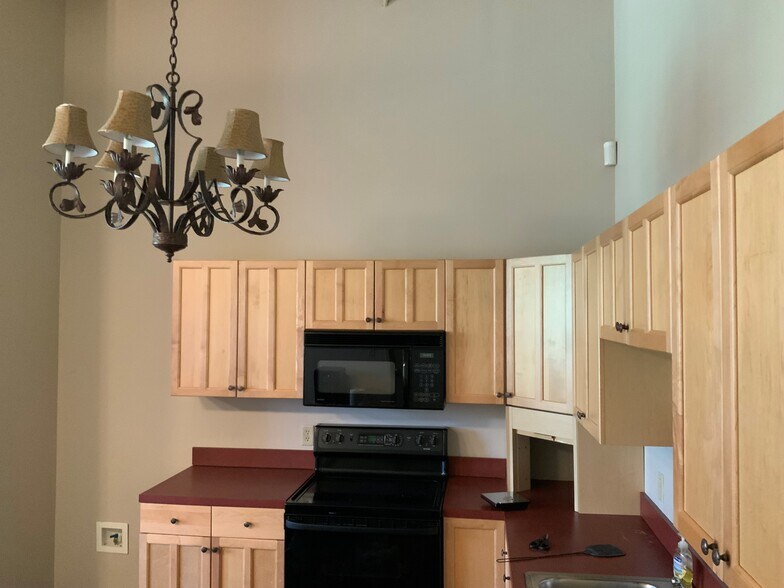 More Photos Of 2020 E Continental Blvd, Southlake Office For Lease