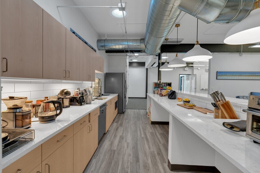 More Photos Of 1345 S Broadway, Denver Medical For Sale