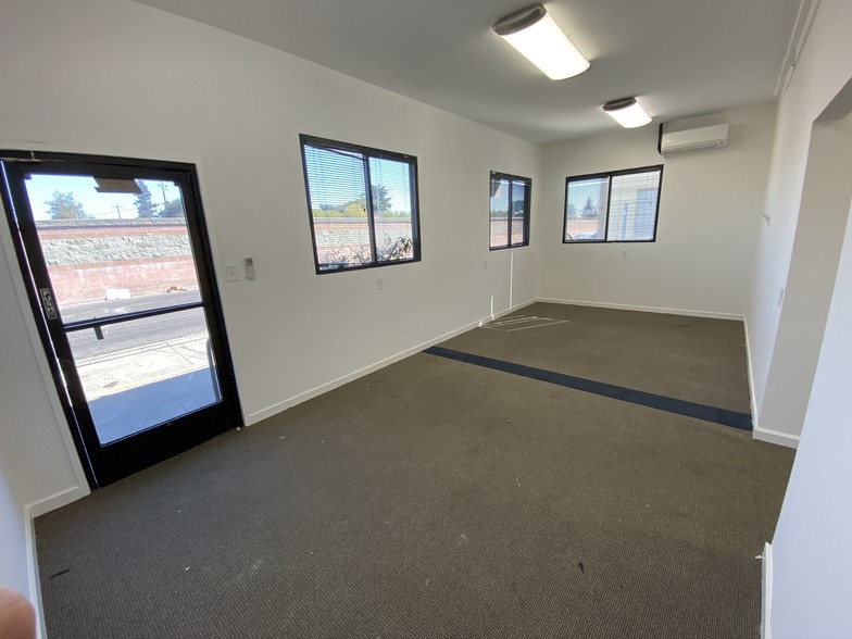 More Photos Of 936-938 S Amphlett Blvd, San Mateo Warehouse For Lease