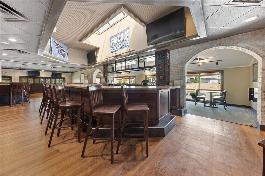 More Photos Of 1202 Murfreesboro Rd, Franklin Restaurant For Lease