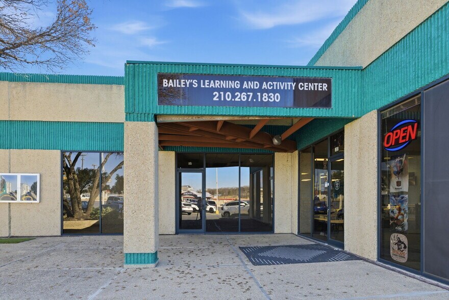 More Photos Of 13777 Judson Rd, San Antonio Unknown For Lease