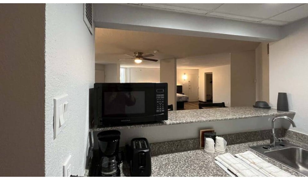 More Photos Of 3400 South St, Nacogdoches Hotel For Sale