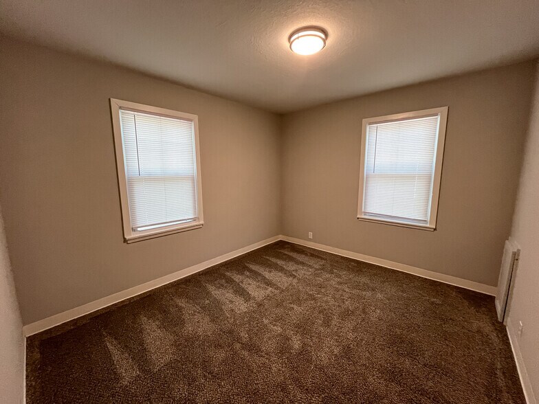 More Photos Of 2302 S Broadview St, Wichita Apartments For Sale