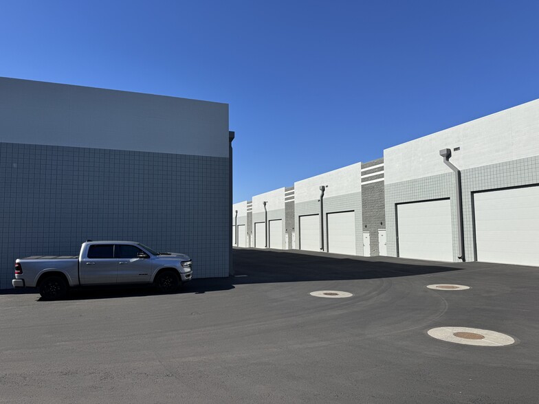 More Photos Of 31606 N Cave Creek Rd, Cave Creek Self Storage For Sale