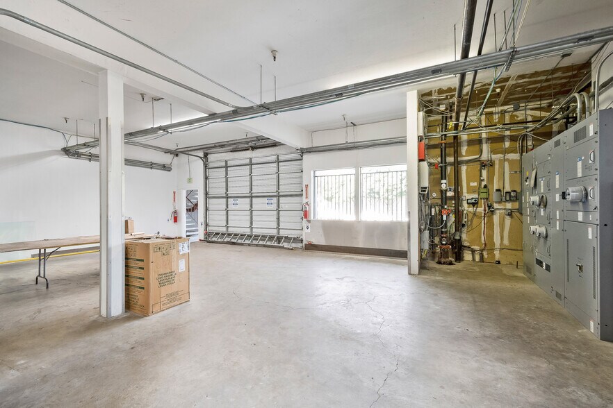 More Photos Of 1375 Fairfax Ave, San Francisco Warehouse For Sale