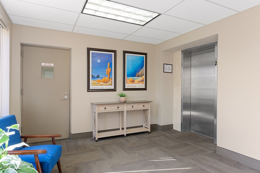 More Photos Of 12 Roszel Rd, Princeton Medical For Lease