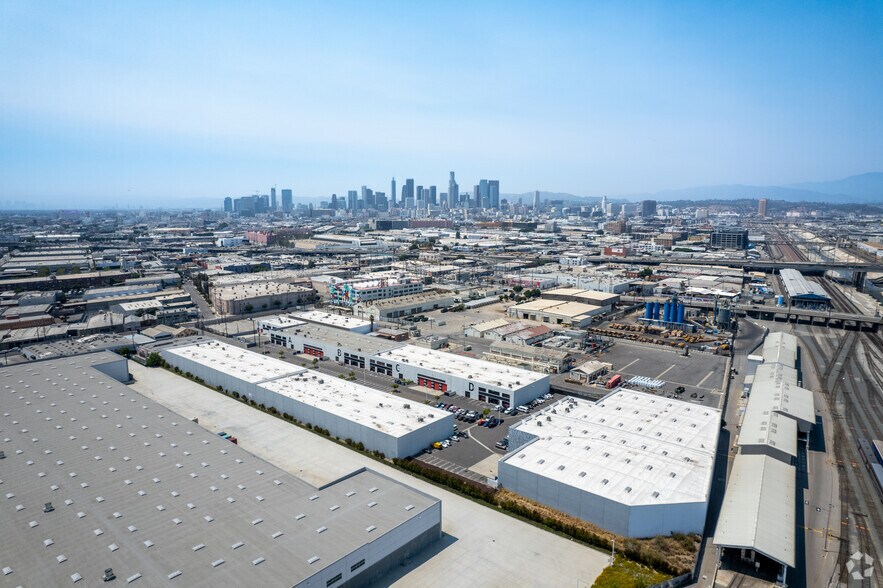 More Photos Of 2445-2460 E 12th St, Los Angeles Unknown For Lease