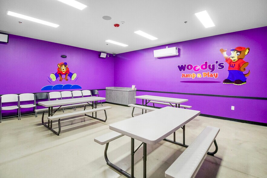 More Photos Of 585 Willow ln, McDonough Sports And Entertainment For Sale