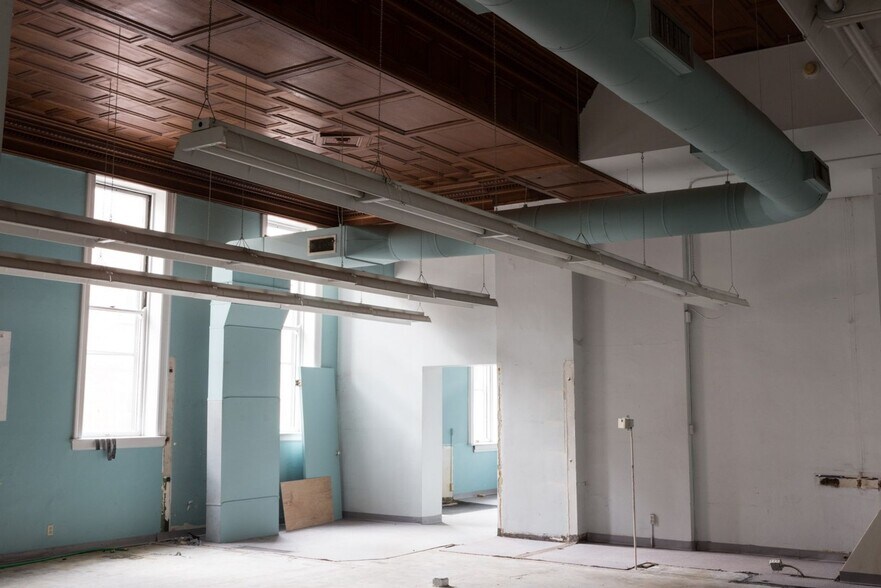 More Photos Of 12-14 N Newstead Ave, Saint Louis Office For Sale