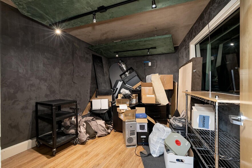 More Photos Of 3361-3365 Barham Blvd, Los Angeles Loft Creative Space For Lease