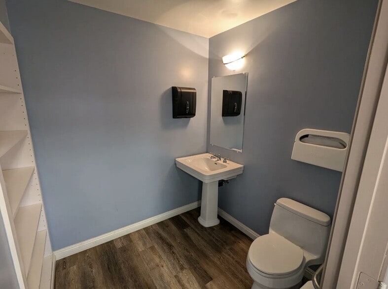 More Photos Of 980 E Foothill Blvd, Upland Office For Sale