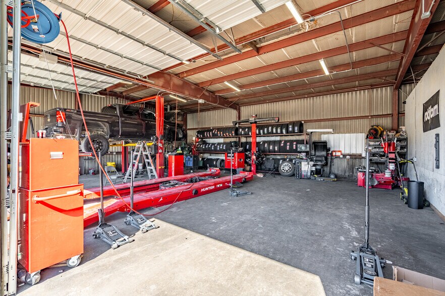 More Photos Of 1004 W Main St, Crowley Auto Repair For Sale