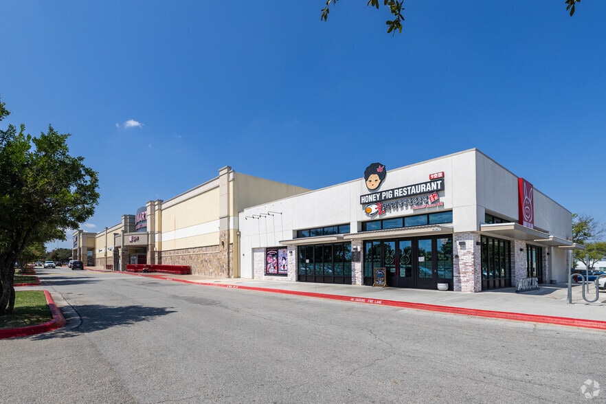 More Photos Of 11301 Lakeline Blvd, Austin Storefront For Lease