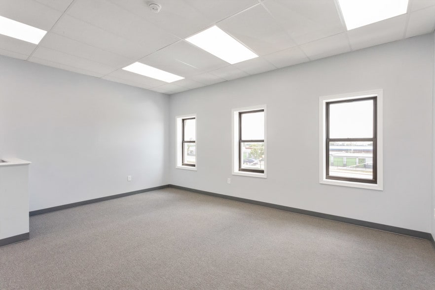 More Photos Of 6810 Eastern Ave, Baltimore Storefront Retail Office For Lease