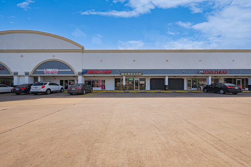 More Photos Of 8002-8138 Boone Rd, Houston Storefront For Sale