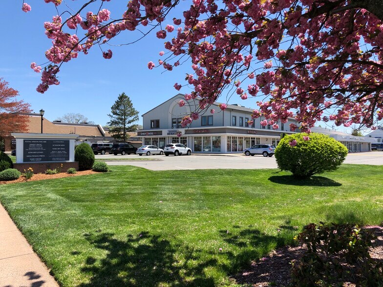 More Photos Of 63 Hebron Ave, Glastonbury Storefront For Lease