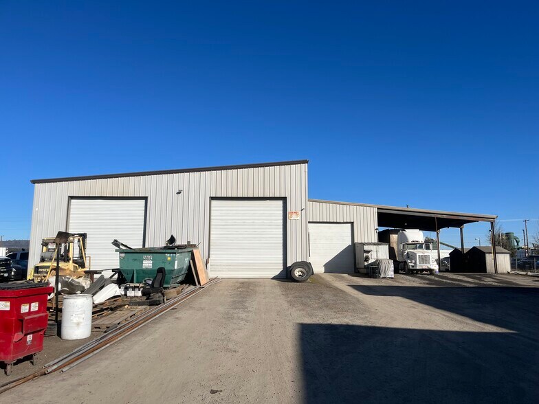 More Photos Of 930 Antelope Rd, White City Warehouse For Lease