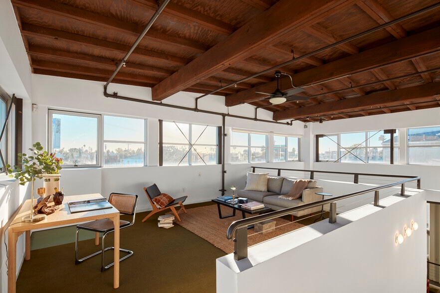 More Photos Of 2100 Abbot Kinney Blvd, Venice Office For Lease