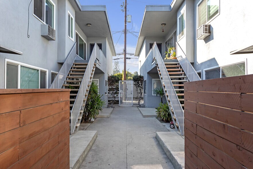 More Photos Of 2023 Preuss Rd, Los Angeles Apartments For Sale