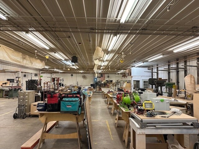 More Photos Of 9 Hale Spring Rd, Plaistow Manufacturing For Lease