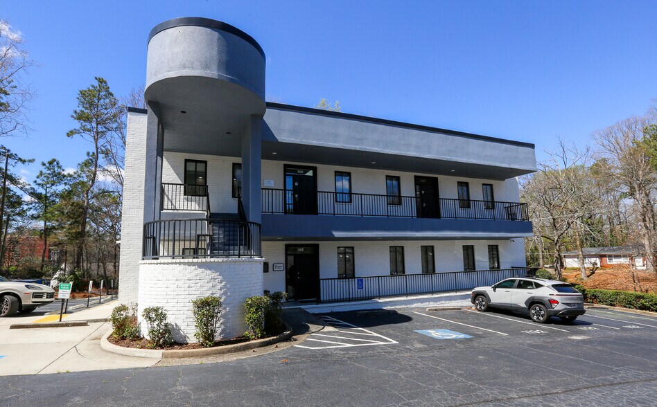 More Photos Of 1132 Hightower Trl, Atlanta Medical For Sale