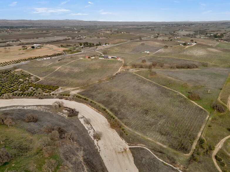 More Photos Of 4295 Union Rd, Paso Robles Winery Vineyard For Sale