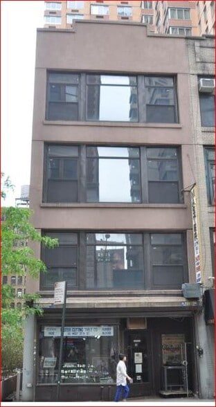 More Photos Of 50 W 27th St, New York Storefront Retail Office For Sale