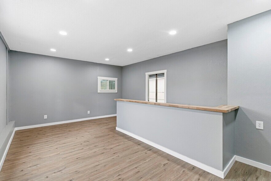 More Photos Of 1424 E Florida St, Springfield Light Manufacturing For Lease