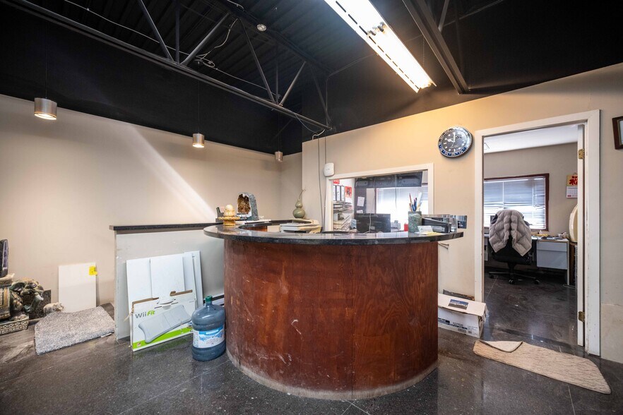 More Photos Of 12671 Bathgate Way, Richmond Warehouse For Sale