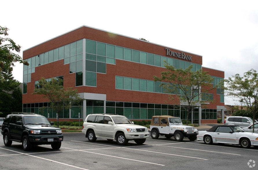 More Photos Of 984 First Colonial Rd, Virginia Beach Office For Lease