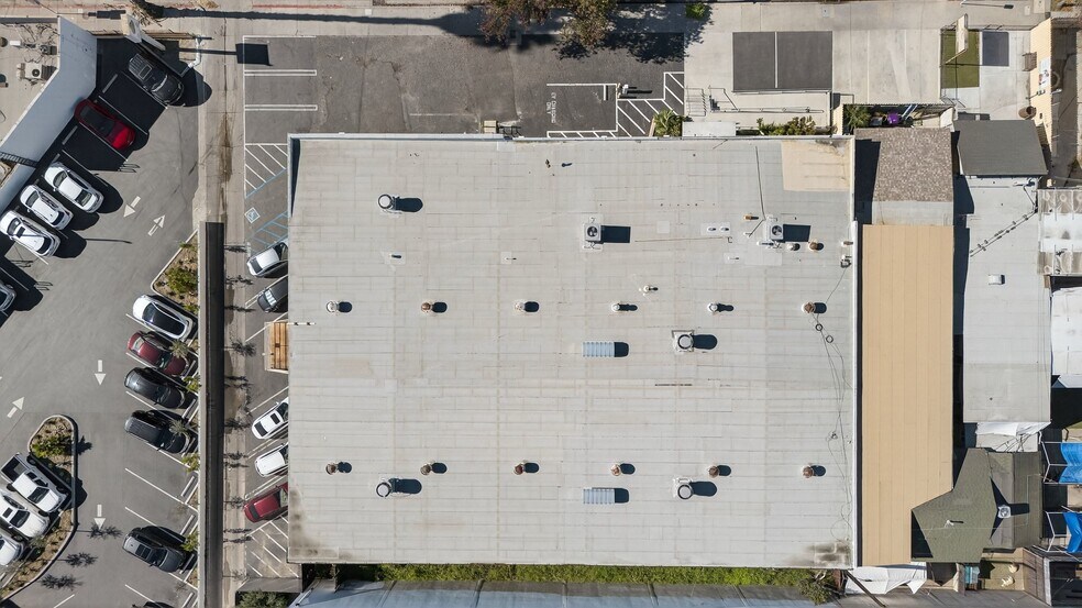 More Photos Of 1322-1326 Obispo Ave, Long Beach Warehouse For Lease