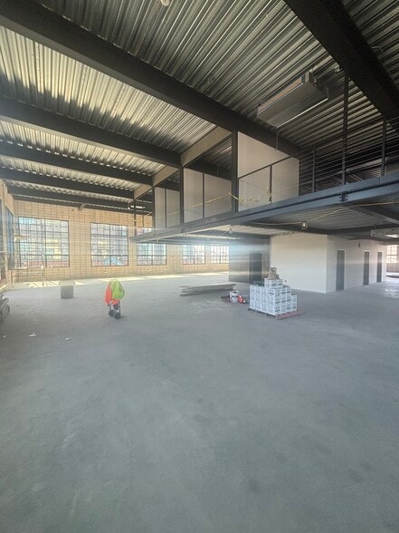 More Photos Of 1320-1330 E Franklin Ave, El Segundo Service For Lease