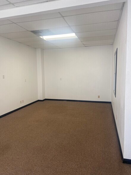 More Photos Of 1047 E Highway 121, Lewisville Self Storage For Lease