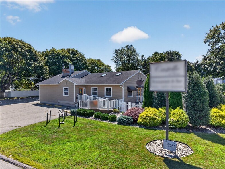 More Photos Of 11 E Pattagansett Rd, Niantic Restaurant For Sale