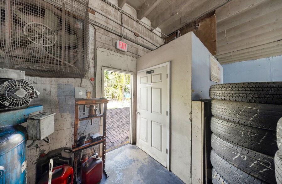 More Photos Of 11300 SW 208th Dr, Miami Service For Sale