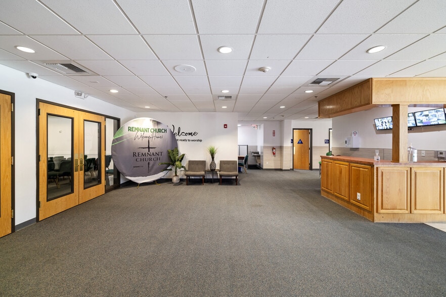 More Photos Of 44339 Beech Ave, Lancaster Schools For Lease