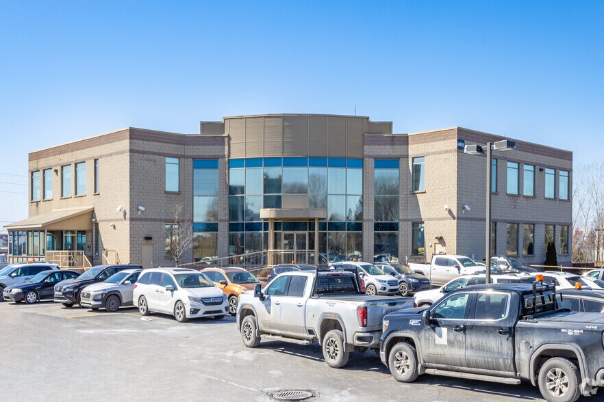 More Photos Of 4405 Boul Lapinière, Brossard Office For Lease