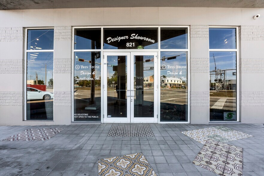 More Photos Of 821 N 21st Ave, Hollywood General Retail For Lease